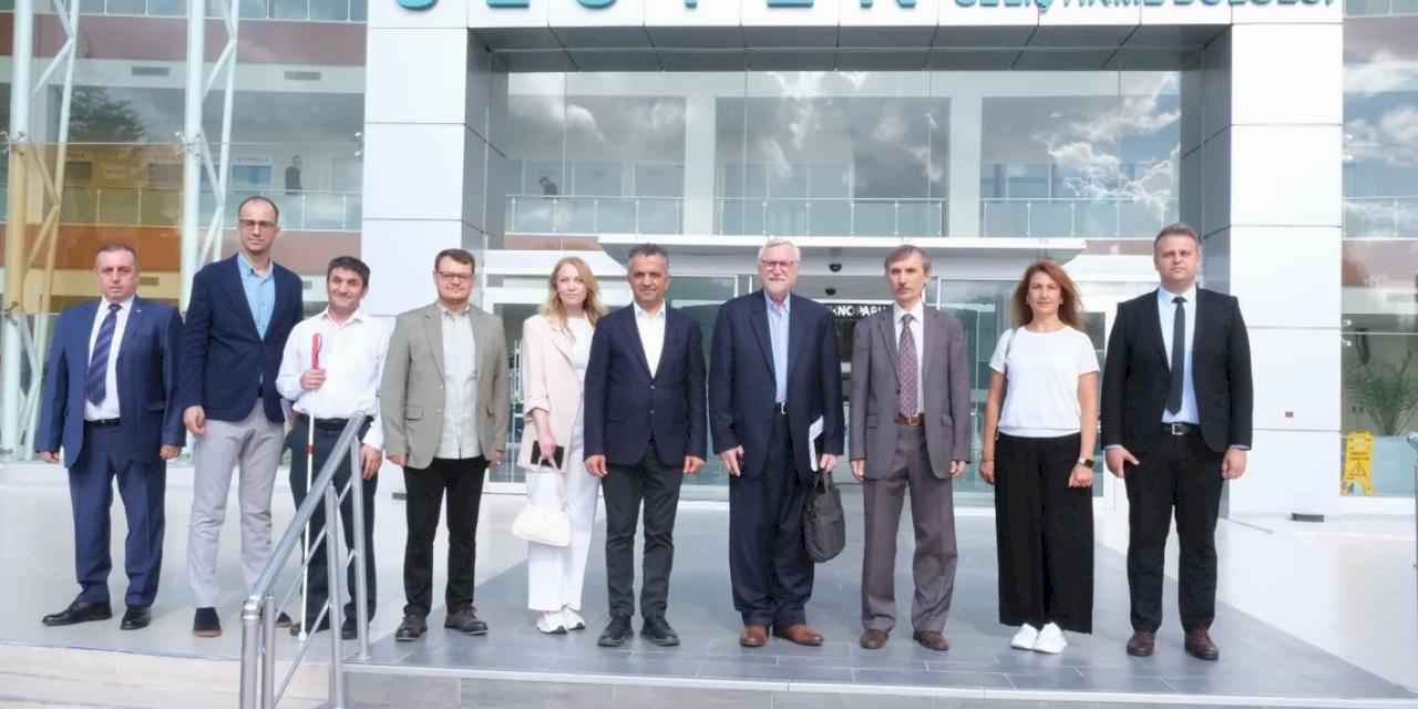 Bursa'nın teknoloji üssüne Akıllı Topluluk Formu'ndan ziyaret