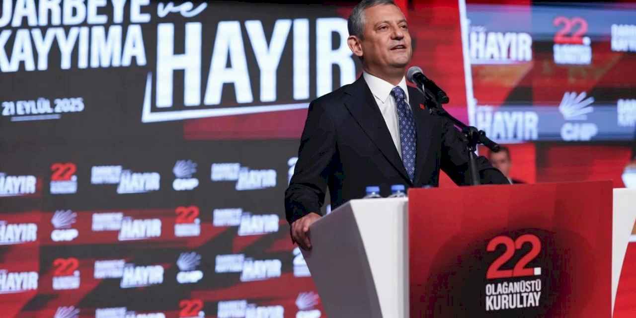 CHP'de tek aday olan Özgür Özel yeniden seçildi