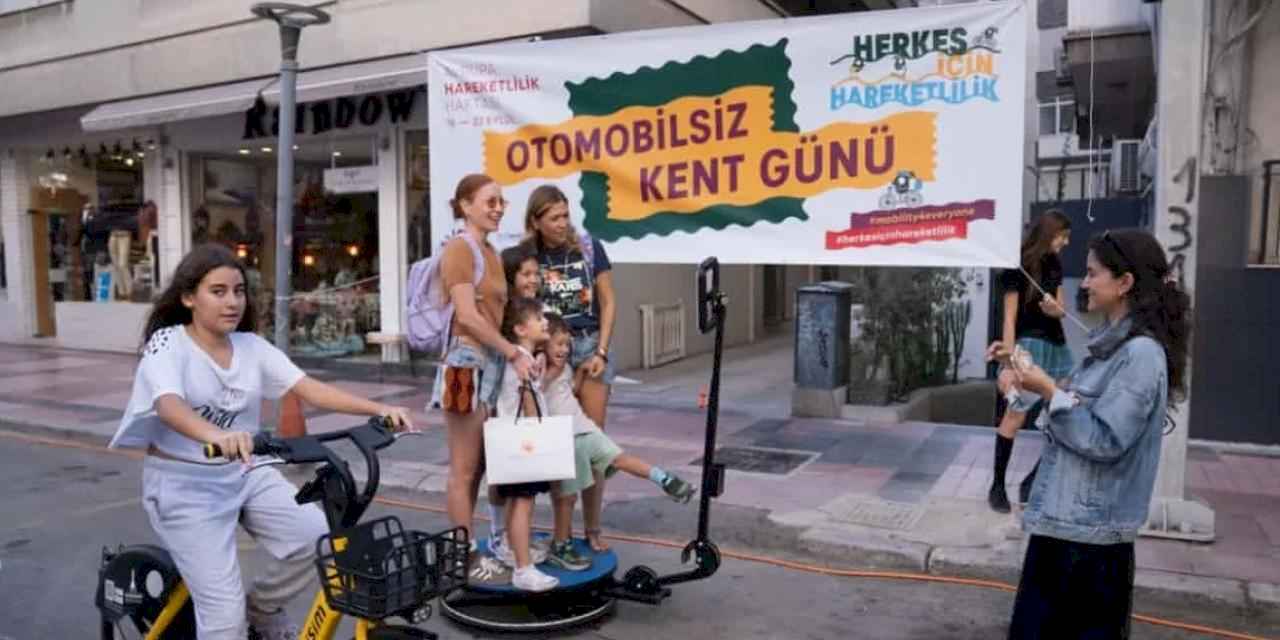 İzmir’de yayalardan 'Otomobilsiz Kent Günü' keyfi