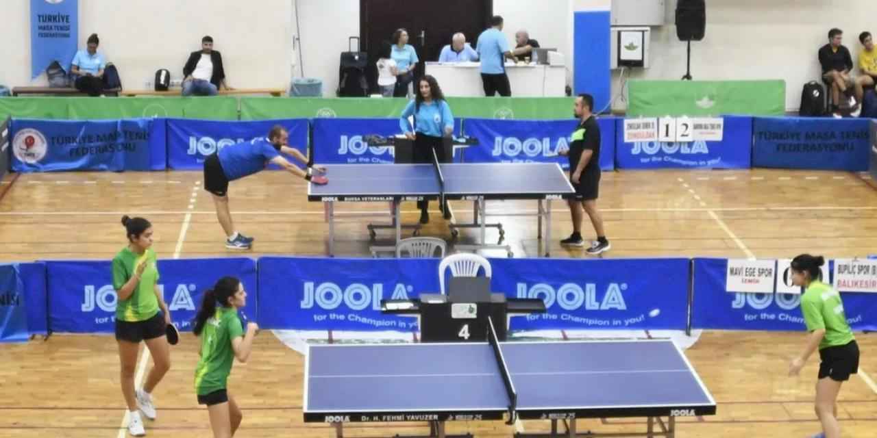 Bursa Osmangazi Belediyesi masa tenisine ev sahipliği yaptı