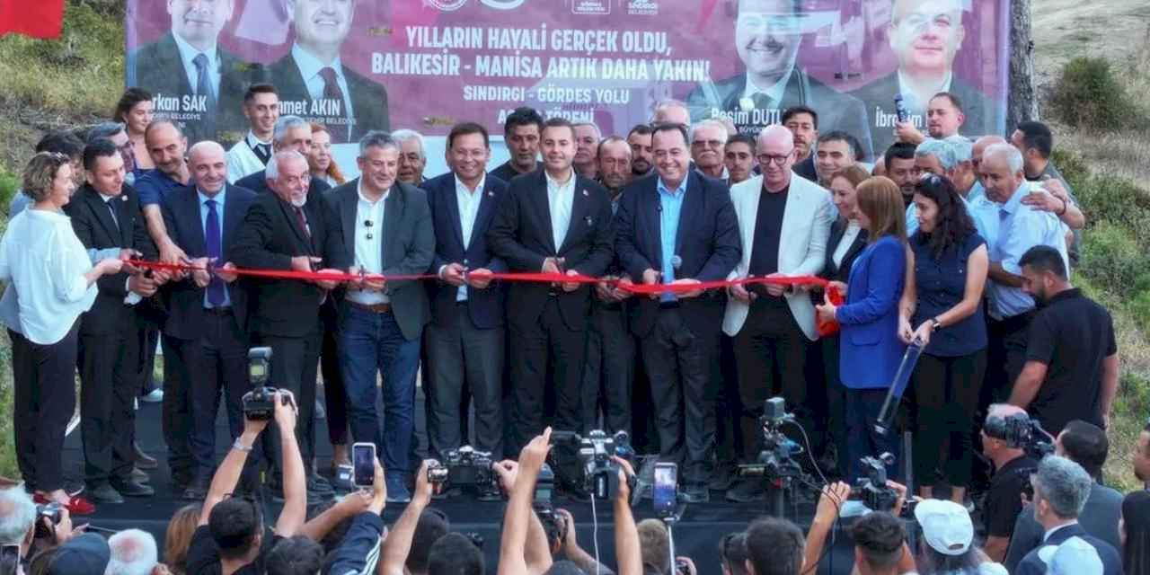 Gördes–Sındırgı yolunda birlikle gelen hizmet