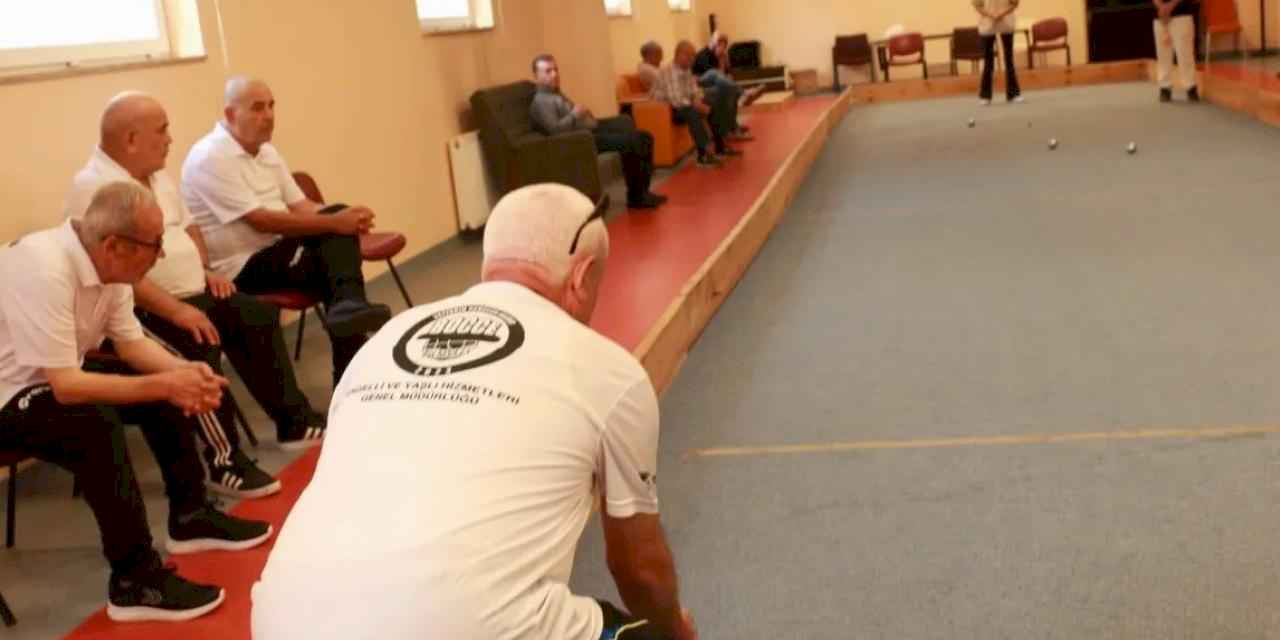 Bursa’da huzurevi sakinlerinden dostluk maçı