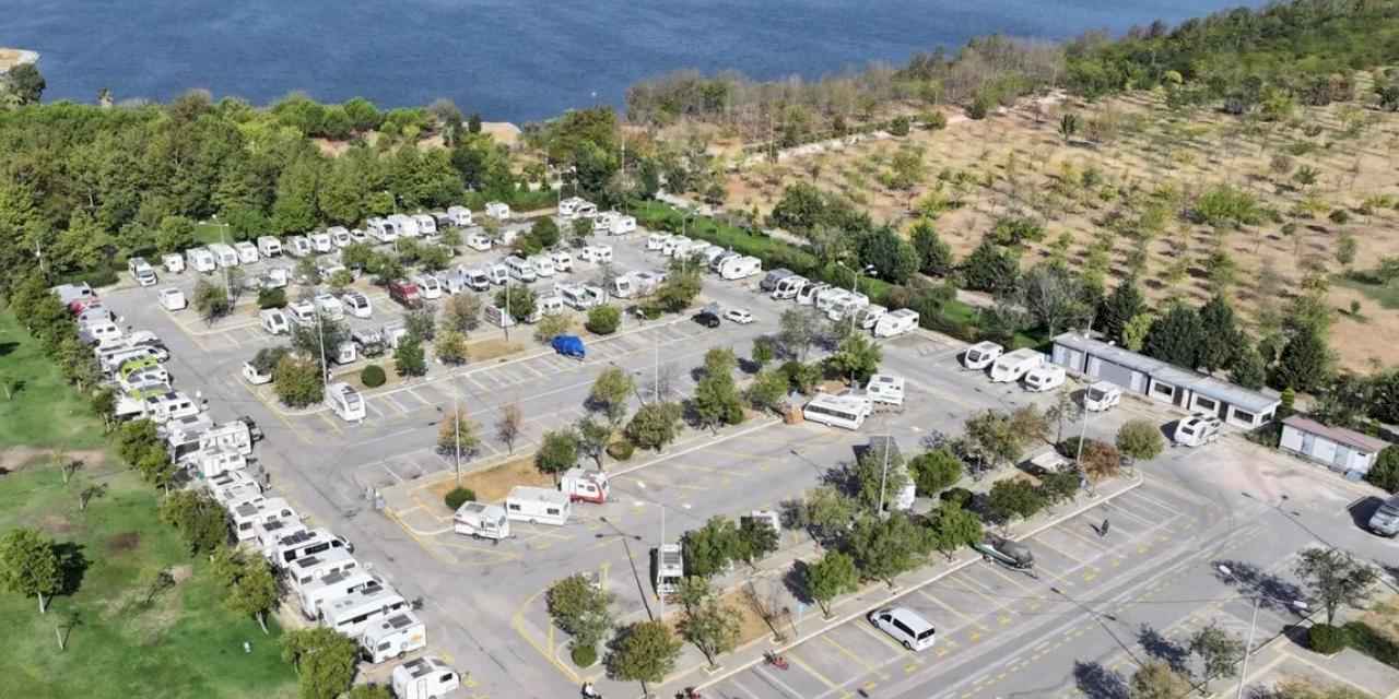 İzmir'de karavancıların tercihi İnciraltı oldu