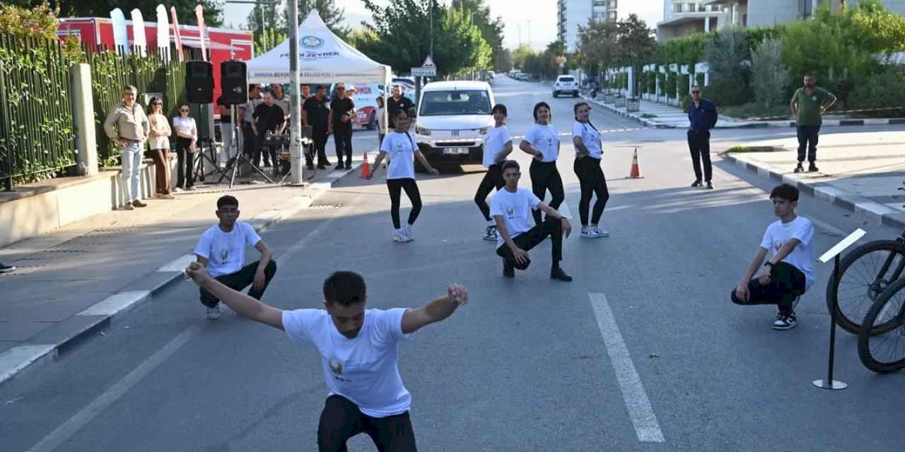 Manisa'da 'hareketlilik' sürüyor