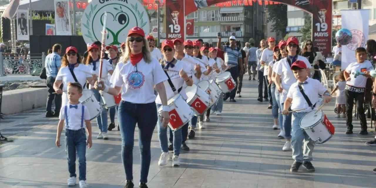 Gemlik Körfez Halk Bandosu 5 yaşında