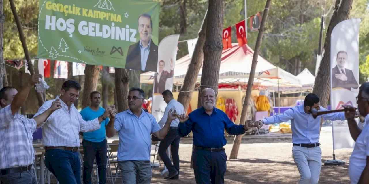 Toroslar’ın muhtarları Tarsus Gençlik Kampı’nda birlikteydi