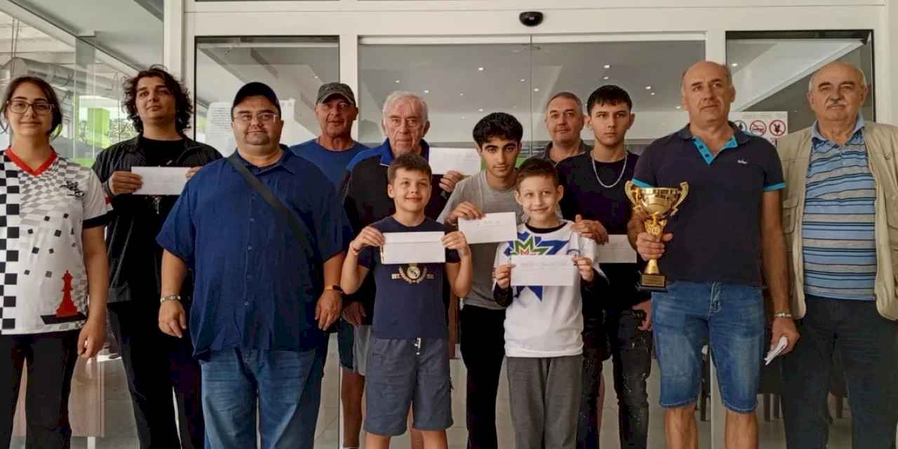 Muğlalı satranççıları Bulgaristan’dan madalyalarla döndü