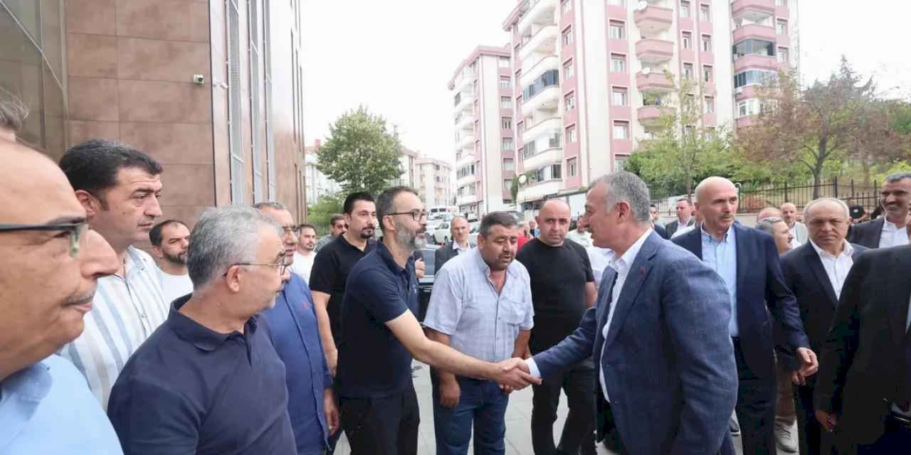 Kocaeli Büyükşehir Başkanı Büyükakın, Gebzeli servisçilerle buluştu