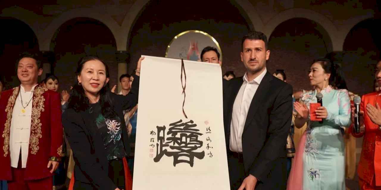 Nevşehir'de Çin kültürü dans eşliğinde sanatseverlerle buluştu