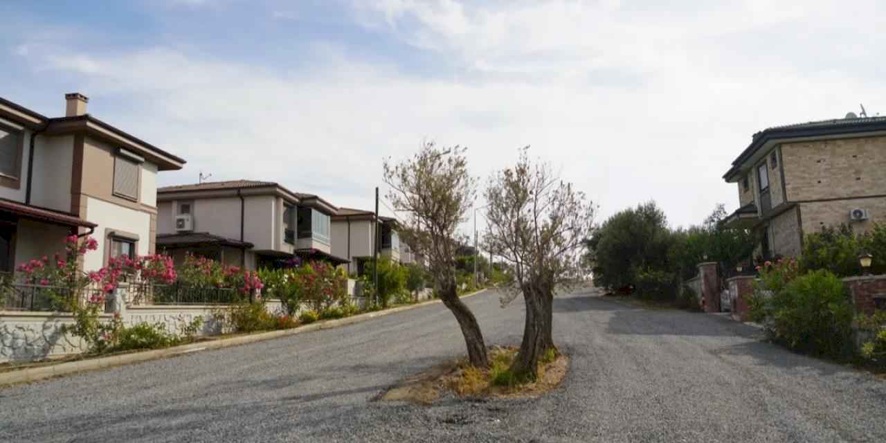 Balıkesir Edremit'te yol çalışmaları tam gaz