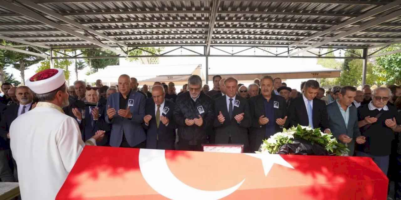 CHP’nin emektar ismi Bülent Hasan Tanla son yolculuğuna uğurlandı