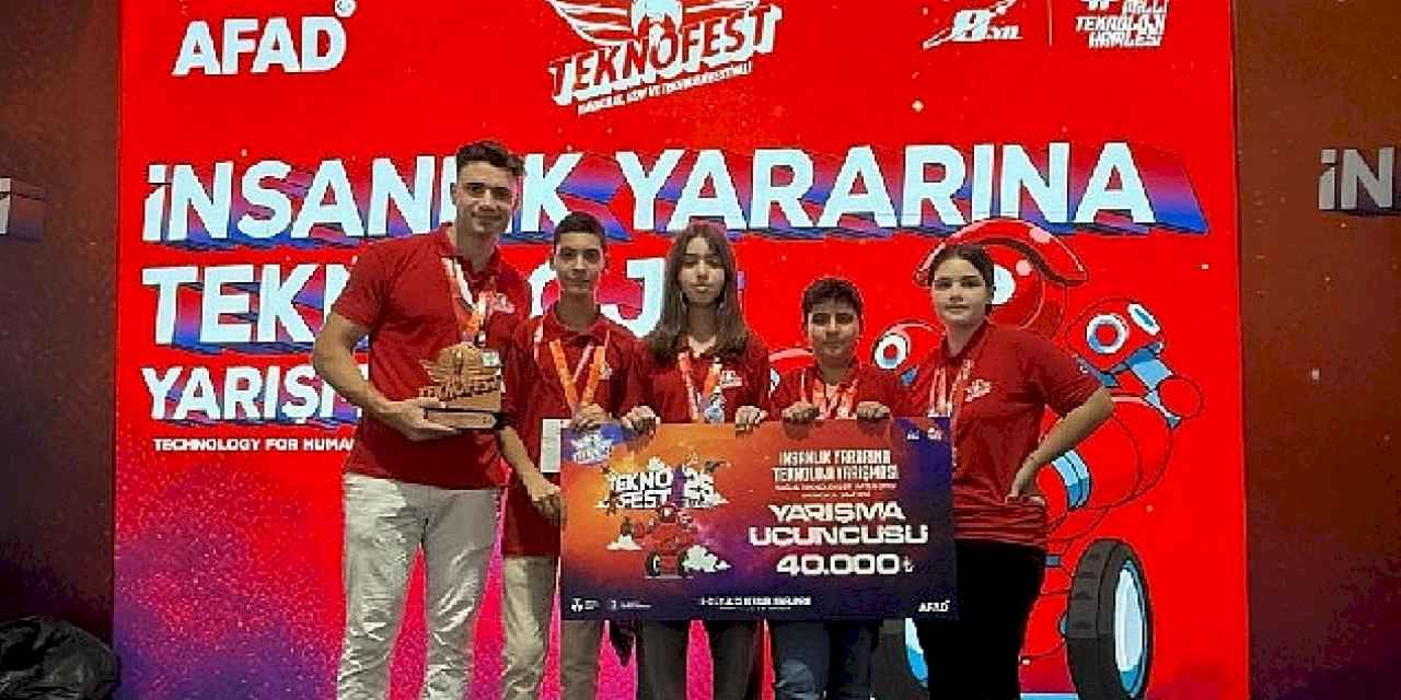 İzmirli Öğrencilerden TEKNOFEST 2025'te 