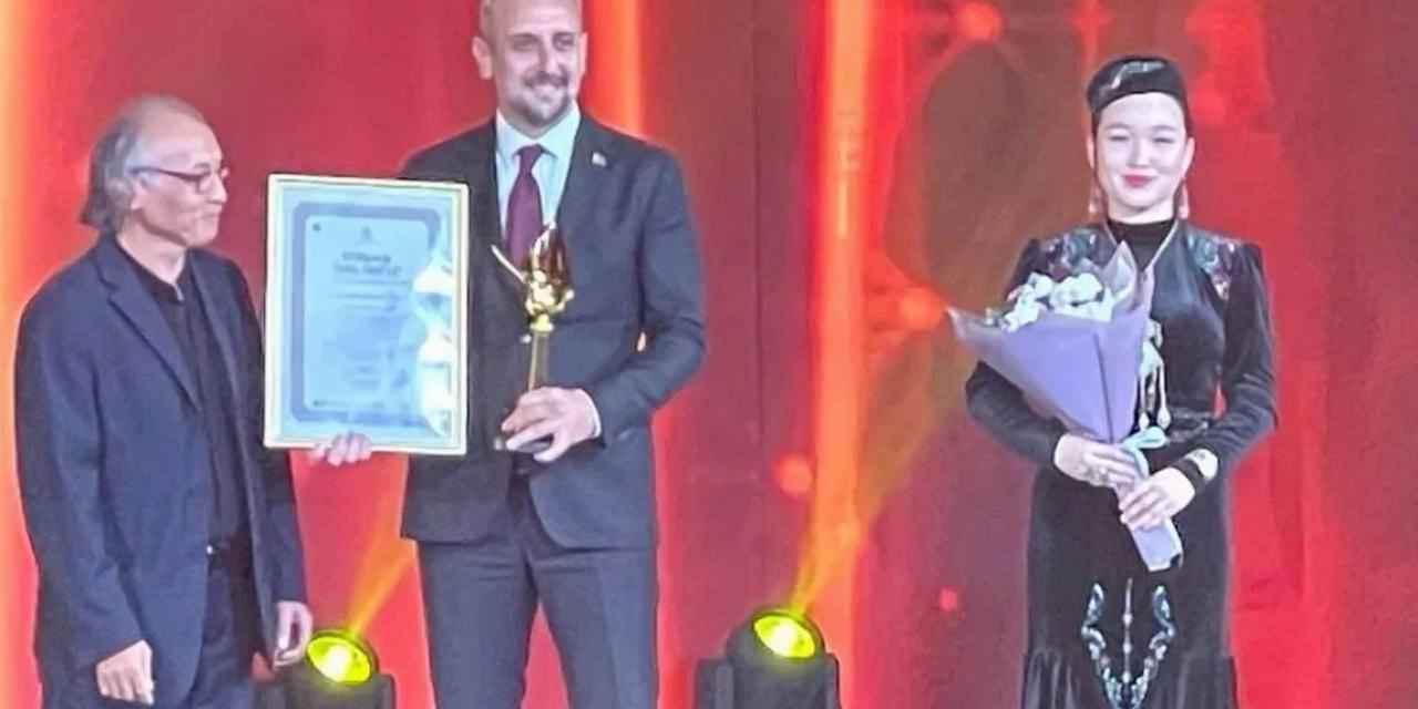 Bursa Devlet Tiyatrosu sezonu uluslararası zirveyle açtı