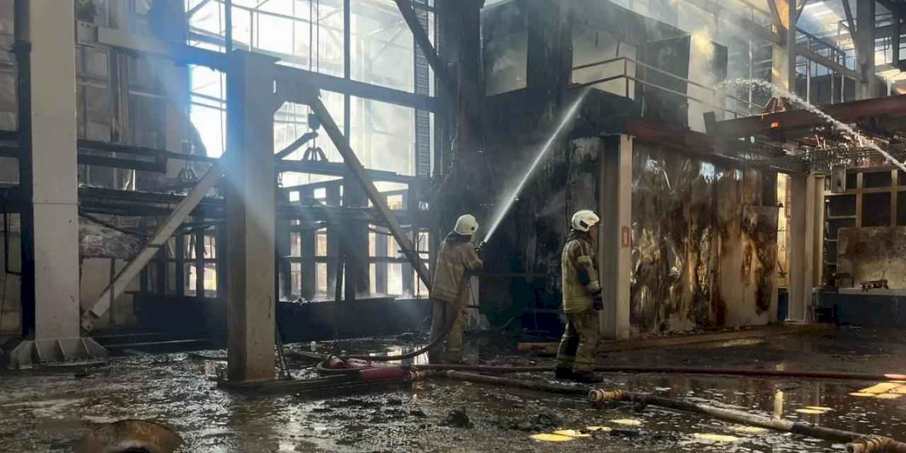 İzmir'de ALOSBİ’deki fabrika yangını kontrol altında