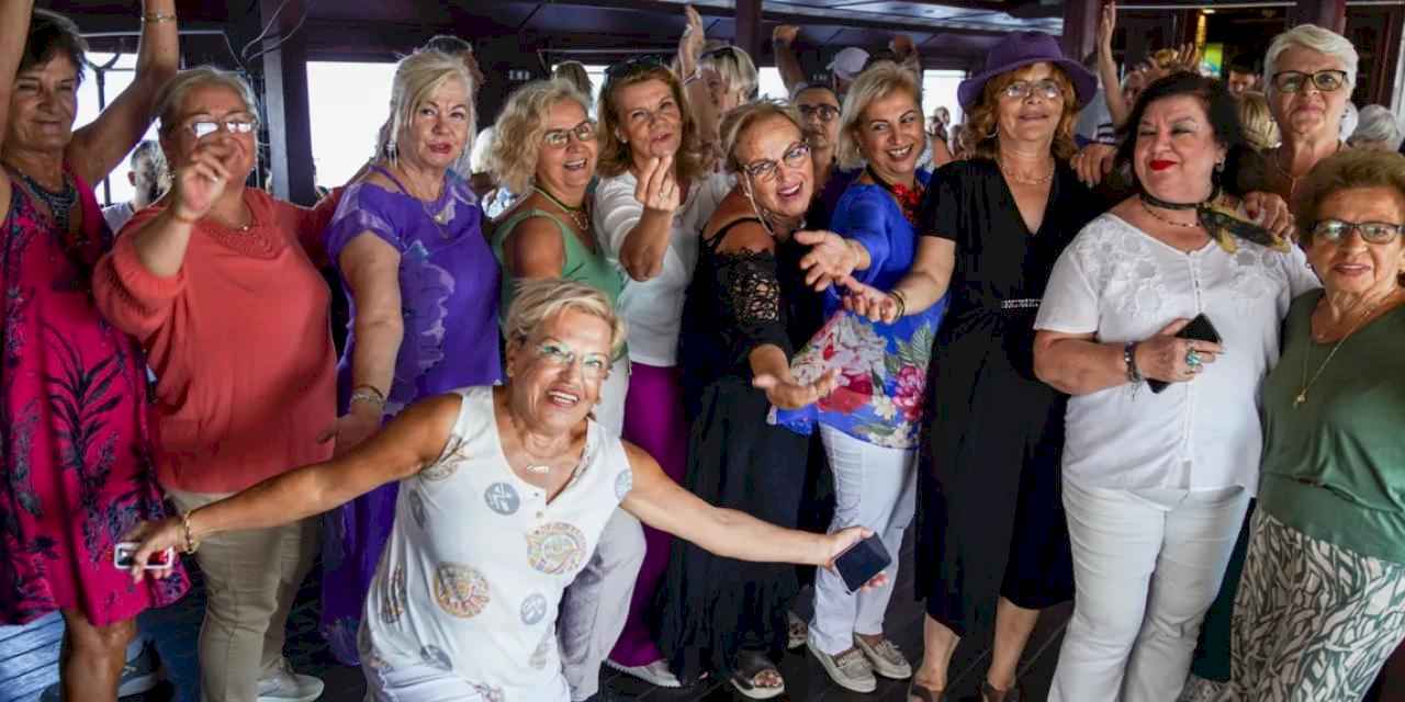 İzmir’de “Çınar”lara körfezde moral turu