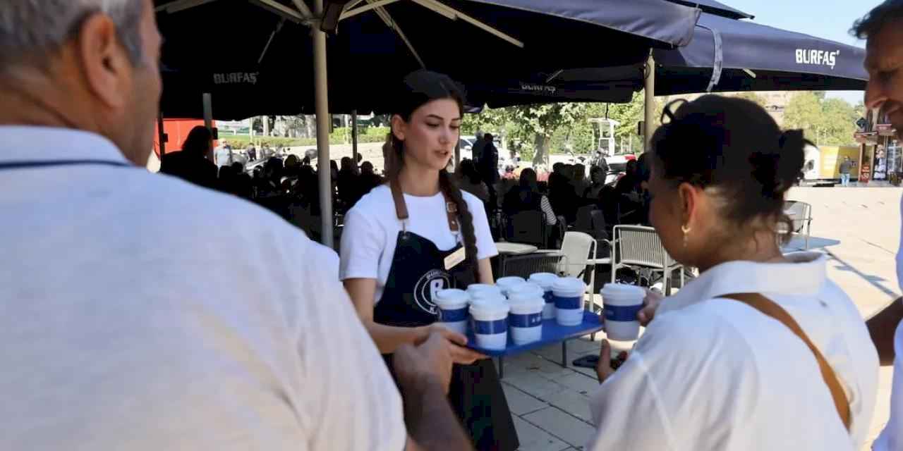 Bursa'da BURFAŞ'tan çarşı esnafına kahve ikramı