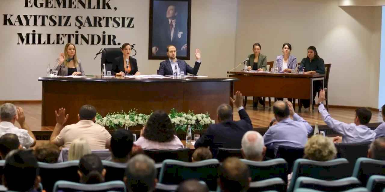 İzmir Meclisi'nde Efes otoparkı tepkisi!