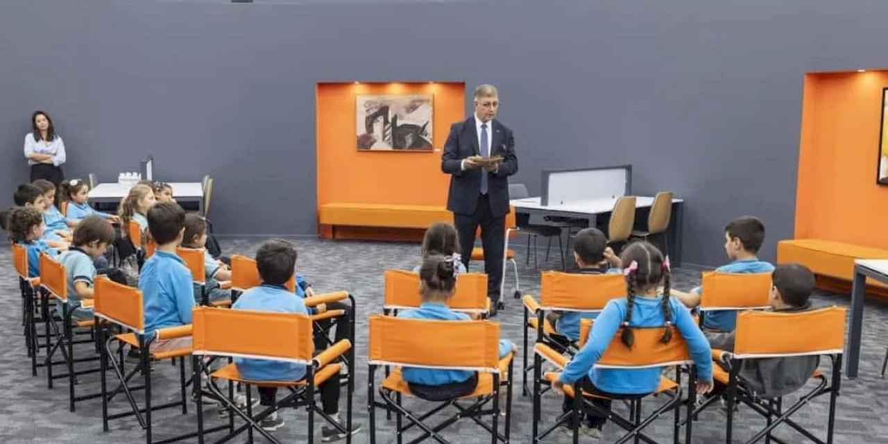 Başkan Tugay İzmirli çocuklara hikaye okudu