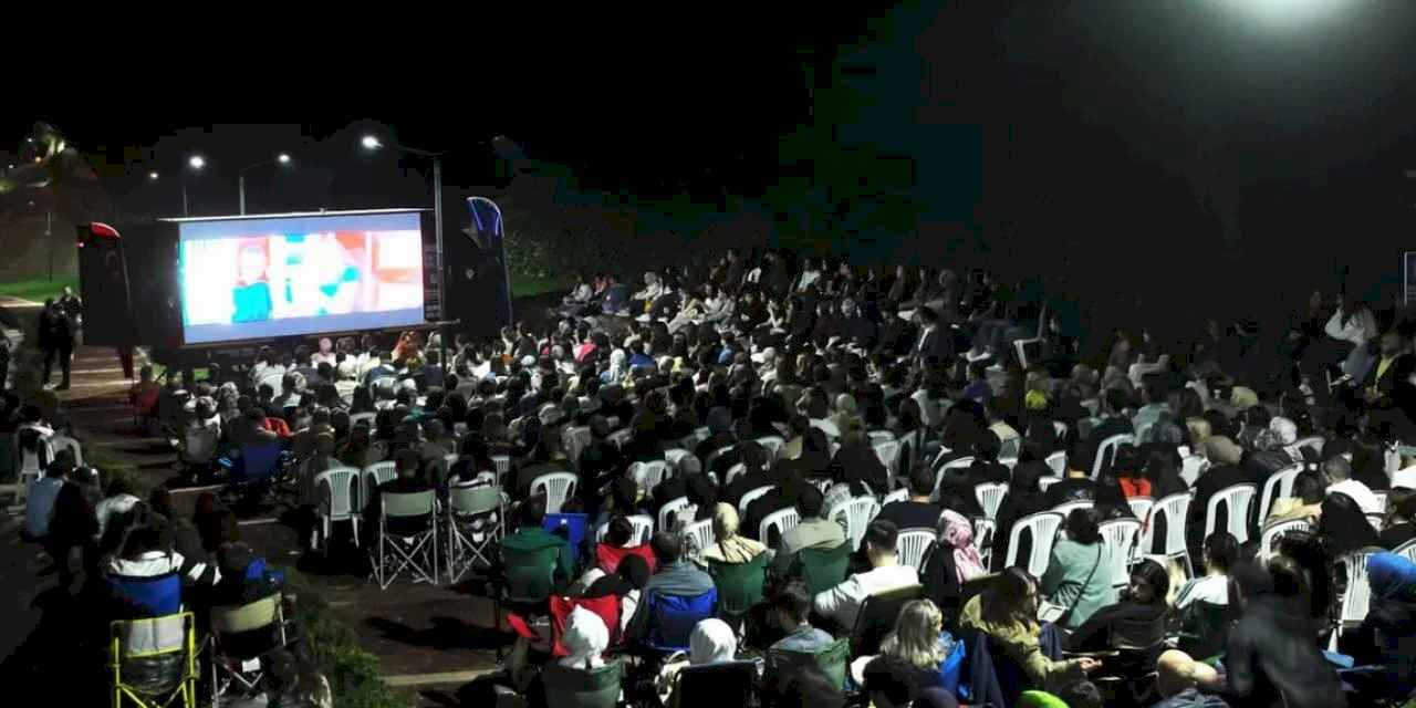 Bursa'da açık havada sinema keyfi