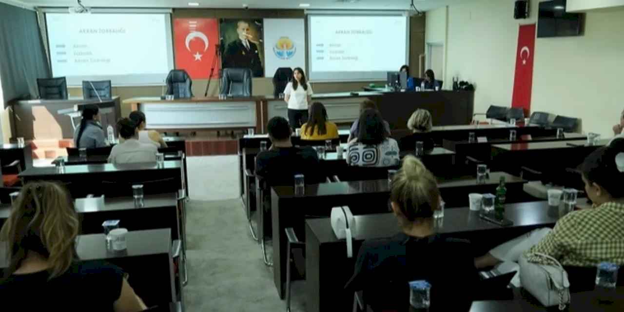 Adana Büyükşehir'den velilere eğitim