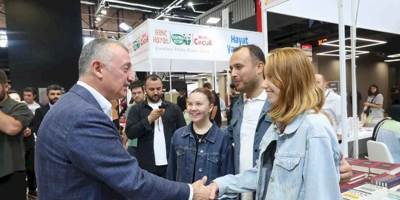 Başkan Büyükakın’dan Kitap Fuarı’na destek