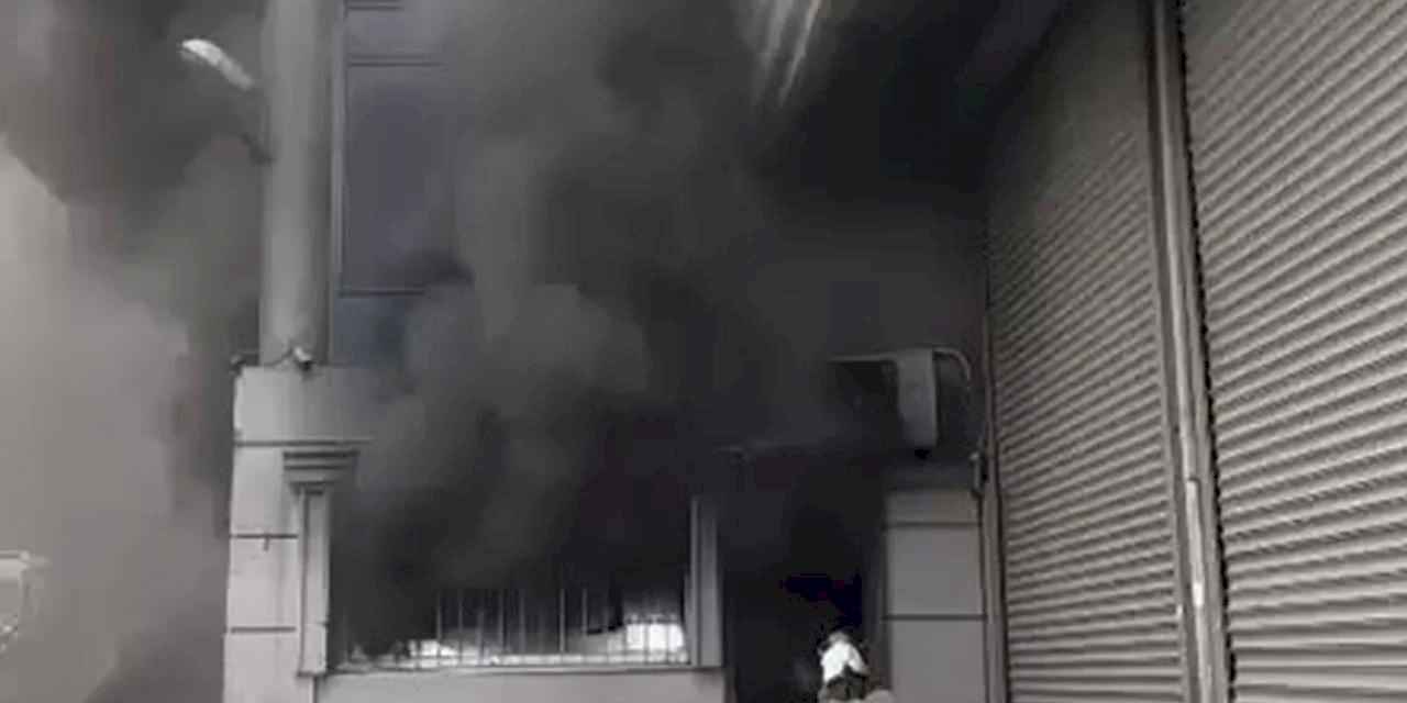 İstanbul Eyüpsultan’da iş hanında depo yangını!