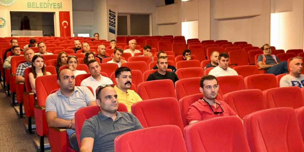 Manisa'da belediye personeline 'Afet Bilinçlendirme' eğitimi