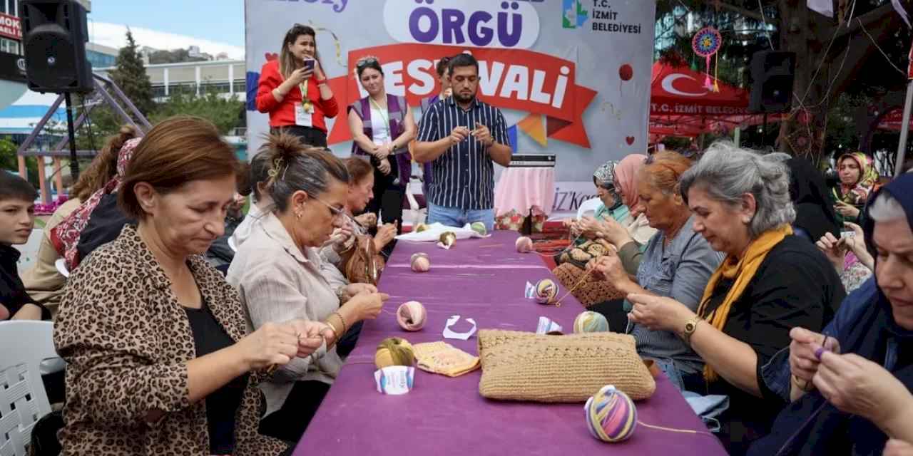Kocaeli İzmit'te renkli 'örgü'