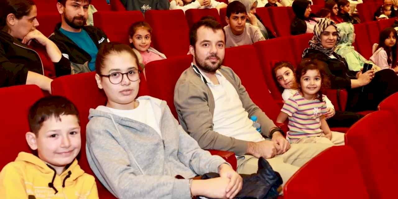 Kocaeli Gebze’de minikler sinema keyfi yaşadı