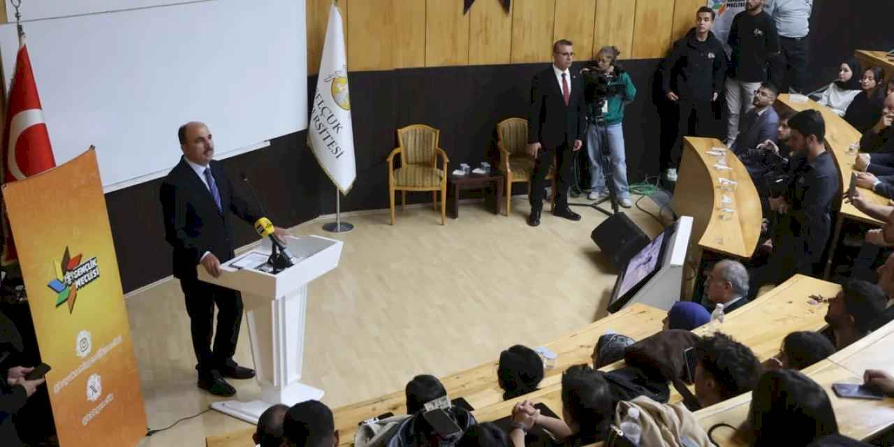 Konya'da Başkan Altay fakülte öğrencileriyle buluştu