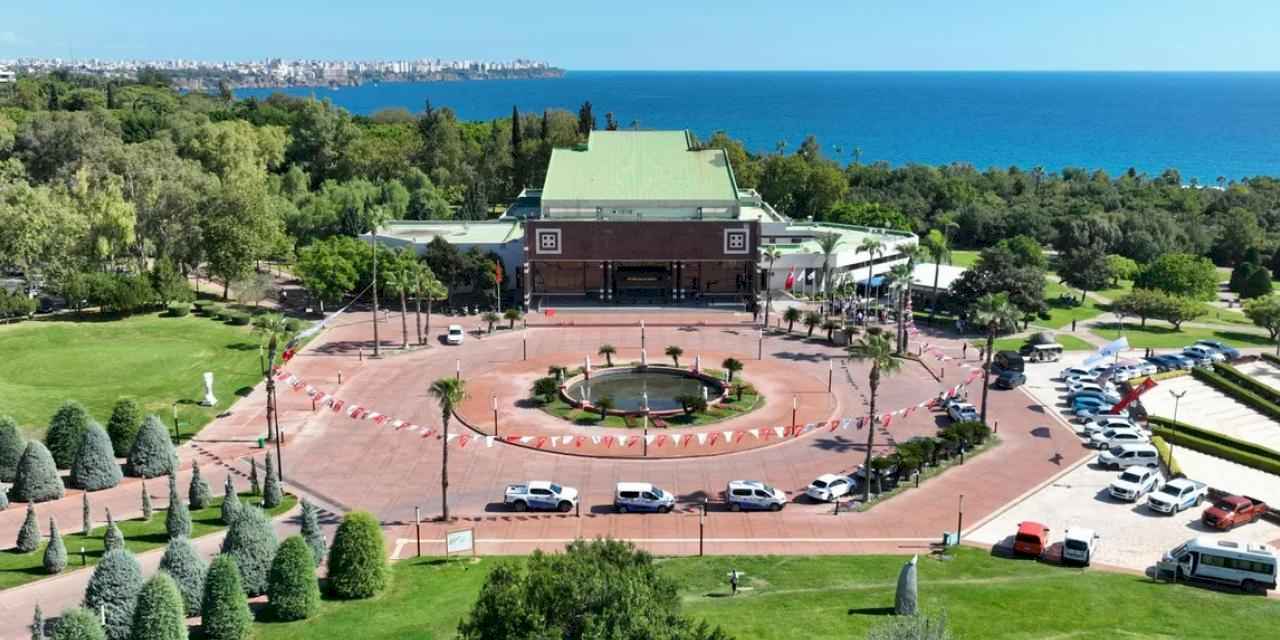 Atatürk Kültür Parkı’na Uluslararası Yeşil Bayrak Ödülü Verildi