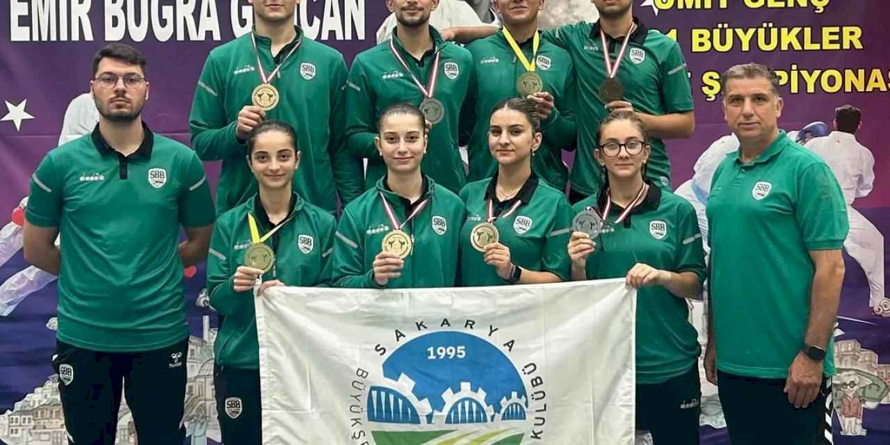 Sakaryalı karateciler Bursa'da madalyaları topladı