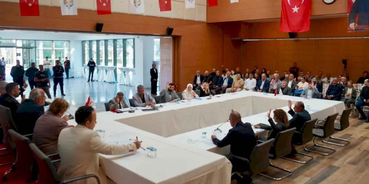 Şile Meclisi'nde borçlar, Şile Bezi Festivali ve kurtuluş günü hatası konuşuldu