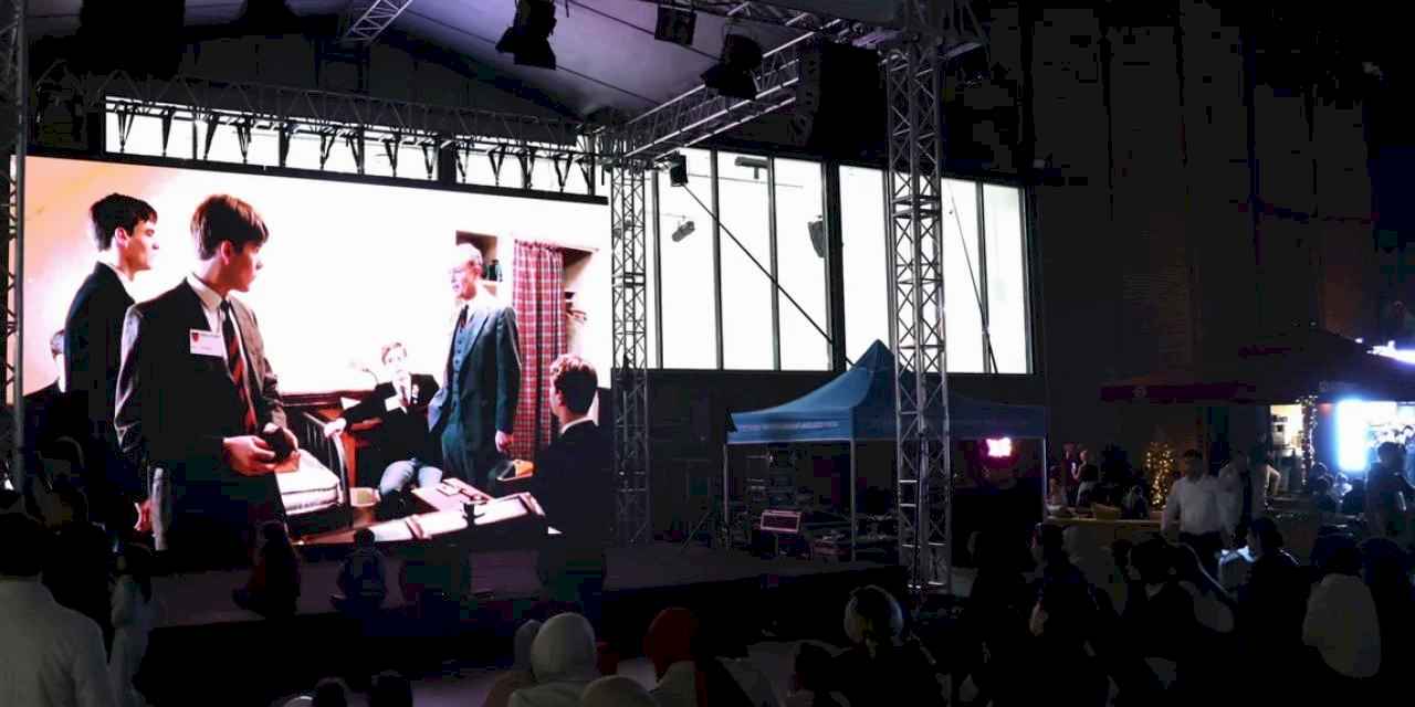 Kocaeli'de “Ölü Ozanlar Derneği” ilgiyle izlendi