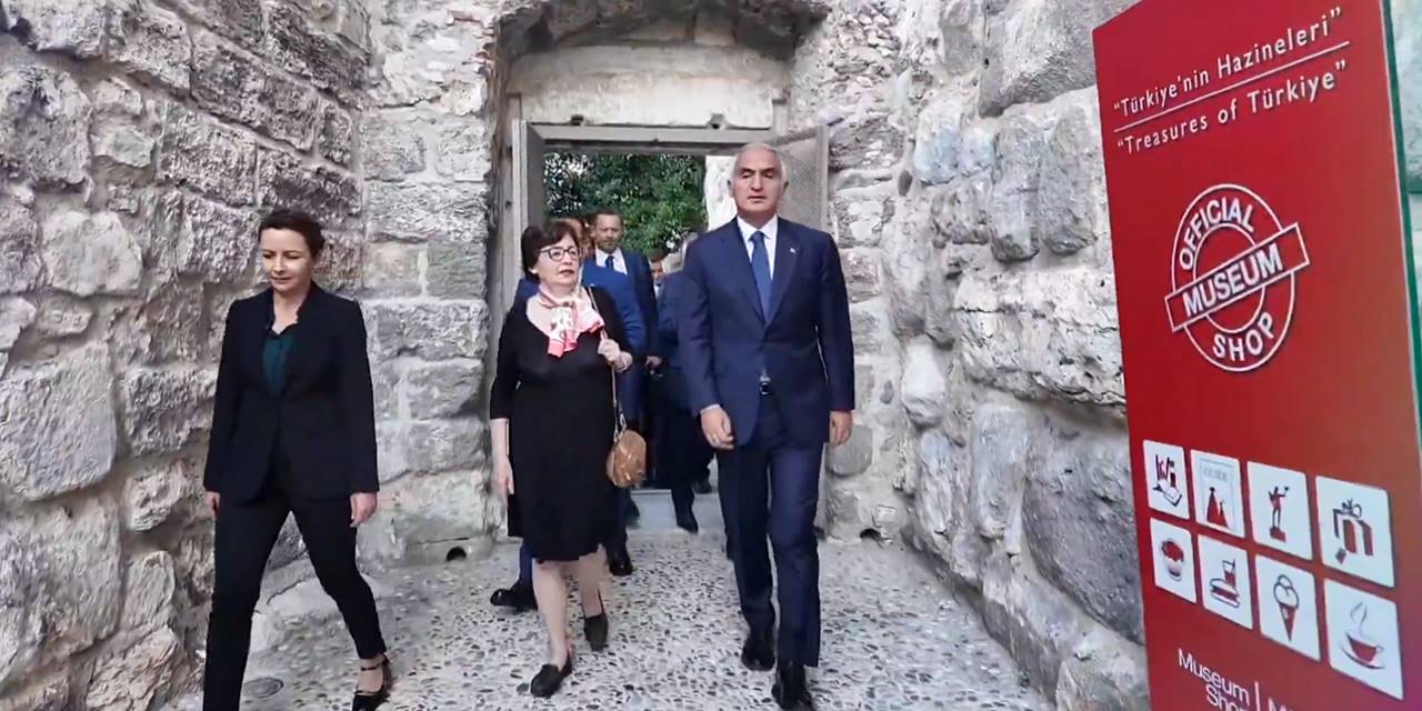 Bakan Ersoy Açıkladı: İsviçre'den Türkiye'ye tarihi iade!