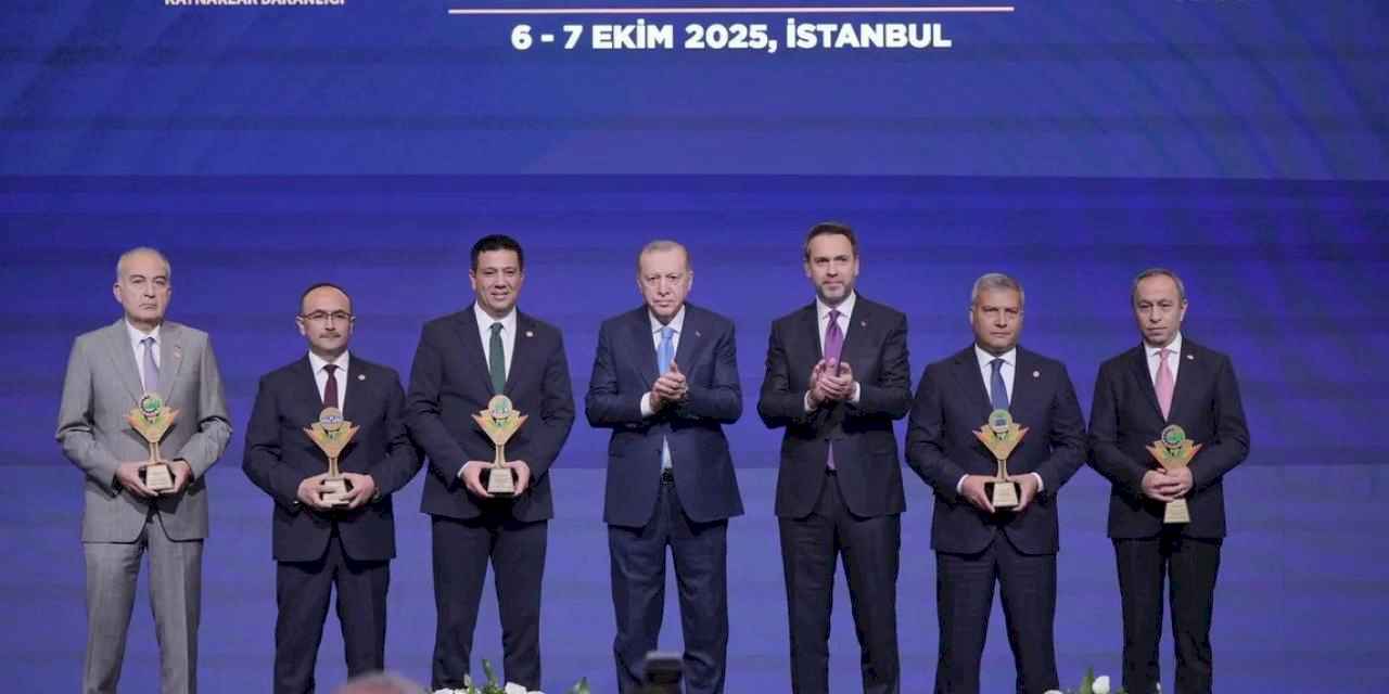 Enerji Verimliliği Forum ve Fuarı’nda SENVER’25 Ödülleri Sahiplerini Buldu