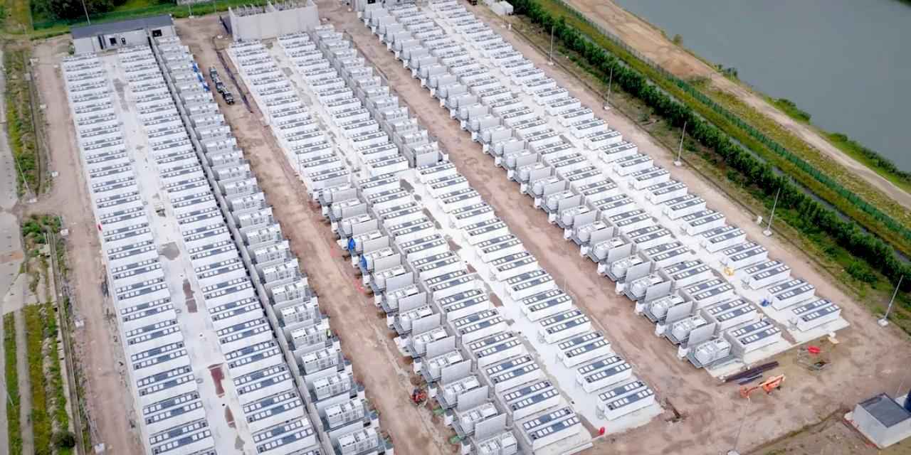 Avrupa’nın En Büyük Enerji Depolama Projesinde İlk Etap Tamamlandı