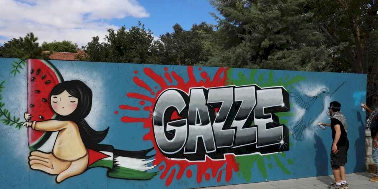 Konya’da gönüllü grafiti sanatçıları 'Gazze' için çizdi