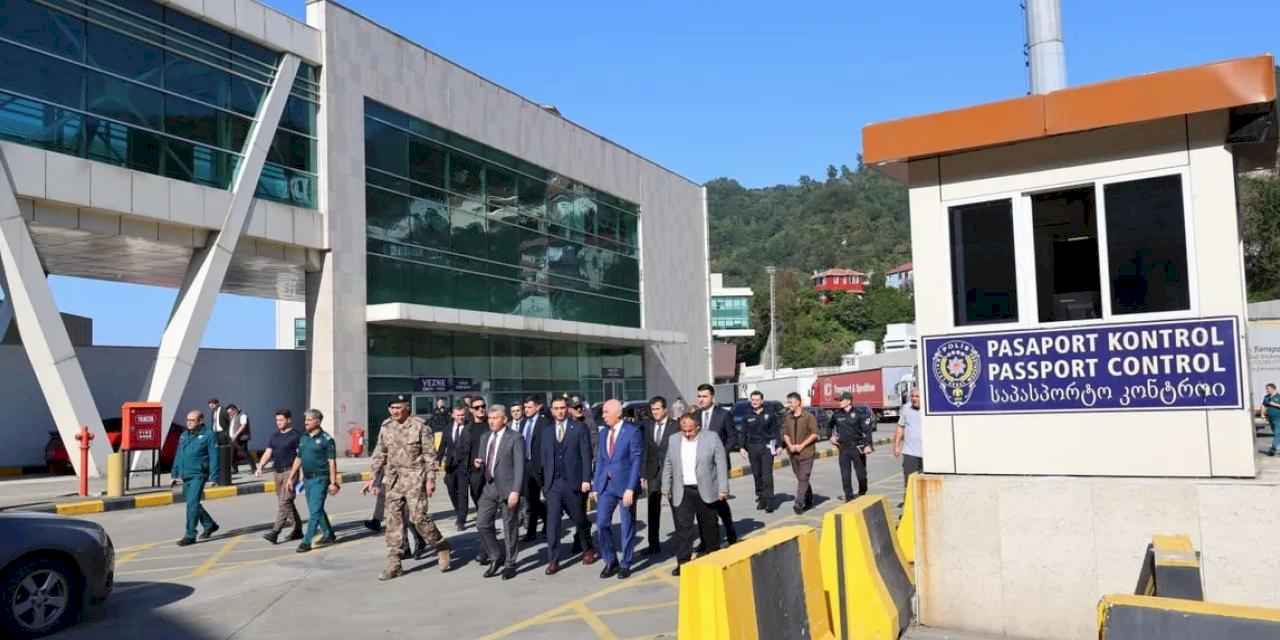 Sarp Kapısı’ndan 9 ayda 4 milyon yolcu geçiş yaptı