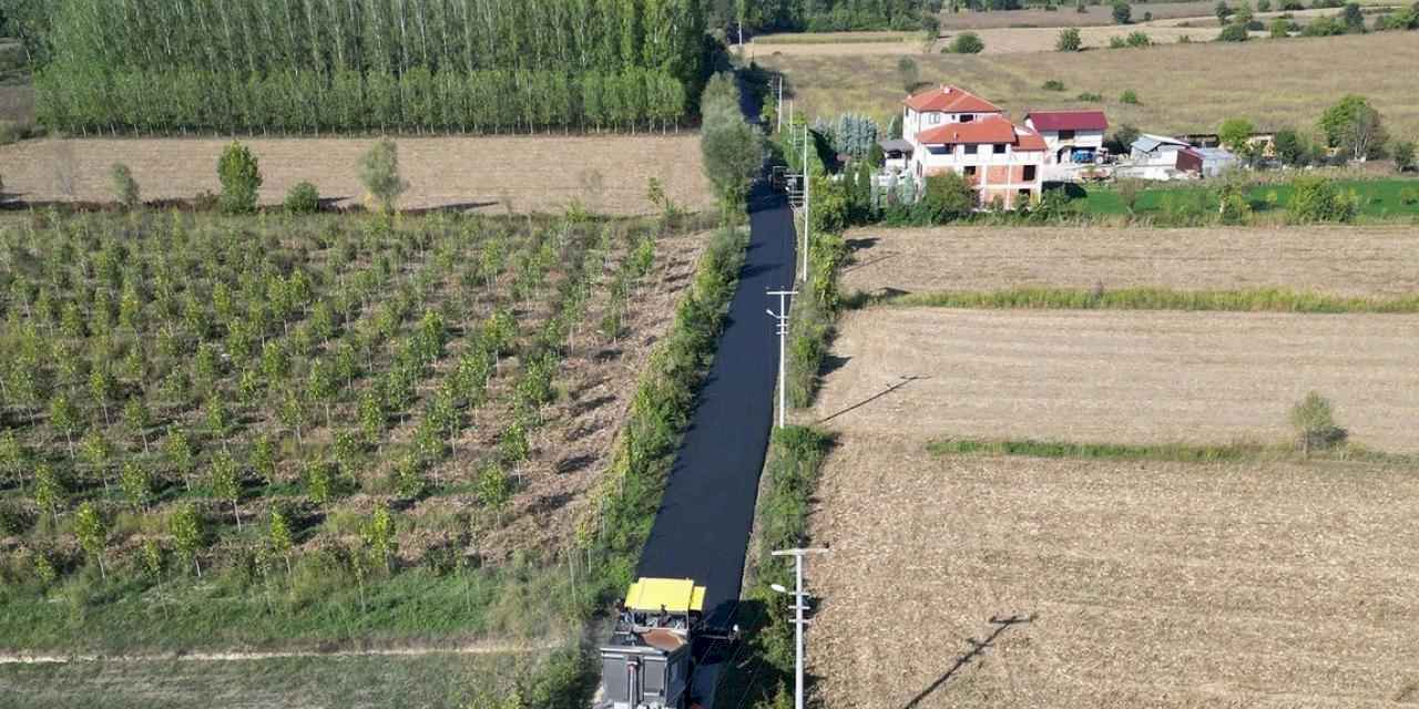 Sakarya Akyazı’da iki önemli güzergaha yeni çehre