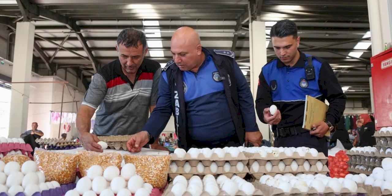 Konya Meram'da Zabıta'dan semt pazarlarına sıkı takip