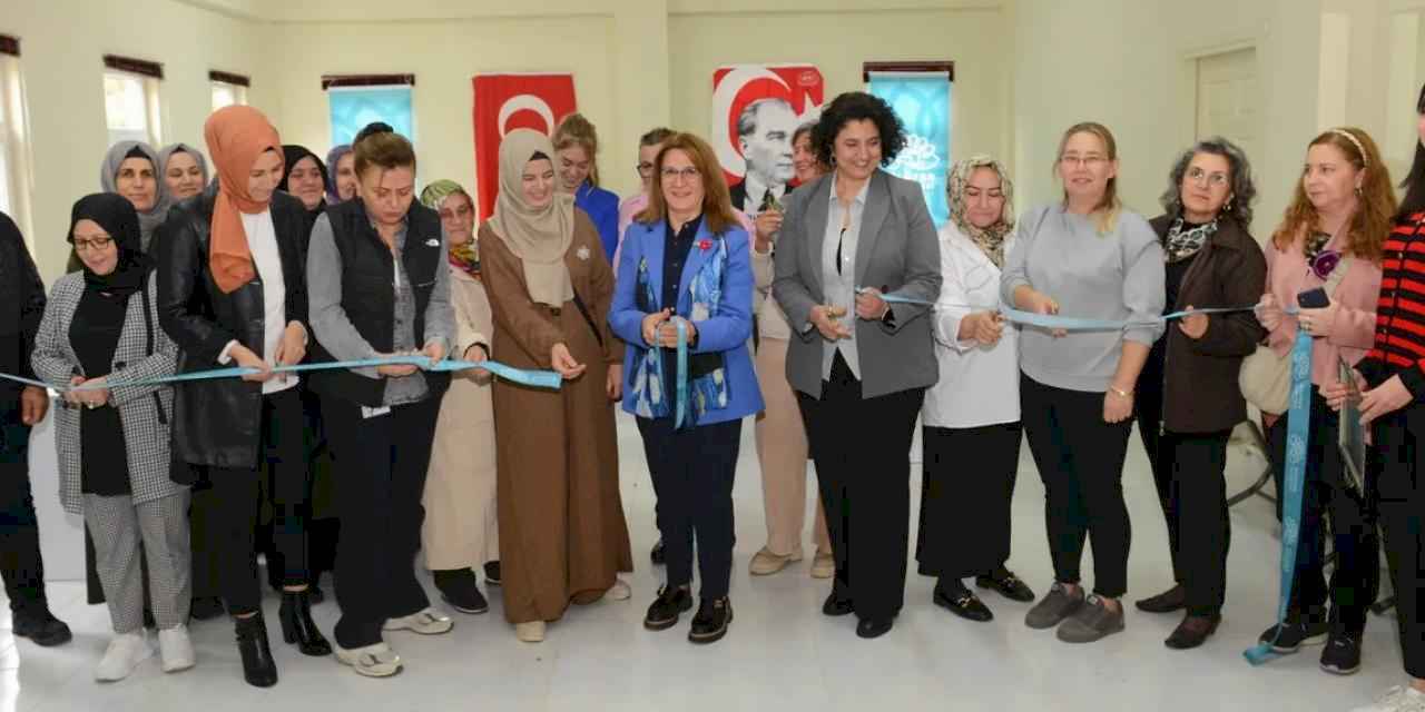 Ahmet Yesevi Mahallesi Kadın Dayanışma ve Yardımlaşma Derneği Yeni Merkezinde