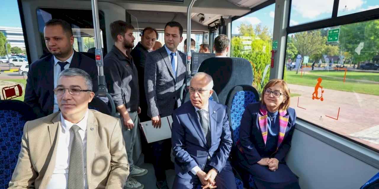 Türkiye’nin ilk 18 metrelik elektrikli otobüsü Gaziantep’te tanıtıldı