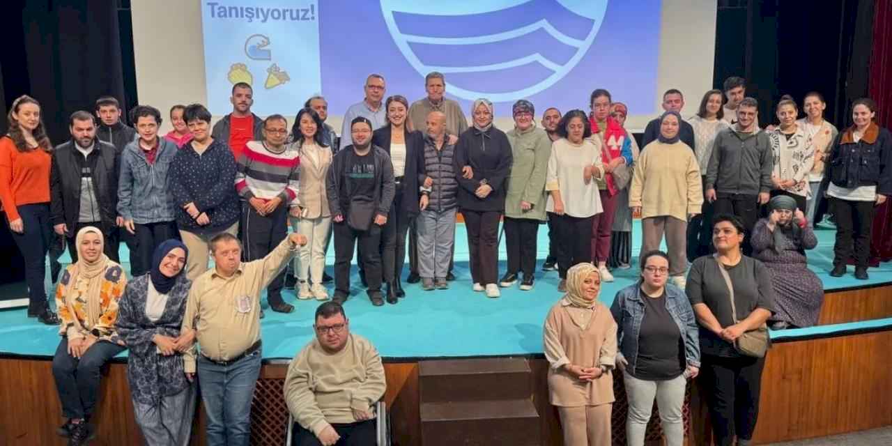 Sakarya'da geleceğe mavi dokunuşlar rozetlendi