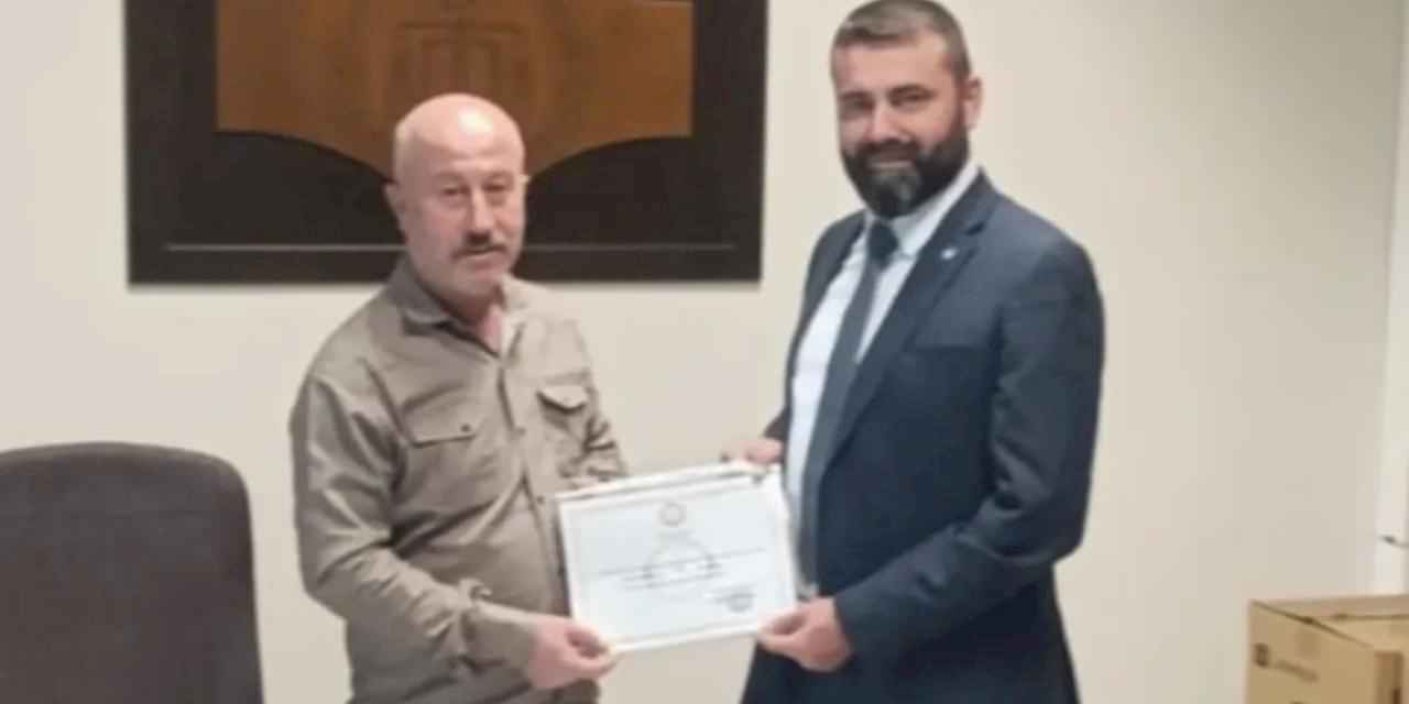 İYİ Parti Mudanya’da Ersin Erdönmez mazbatasını aldı