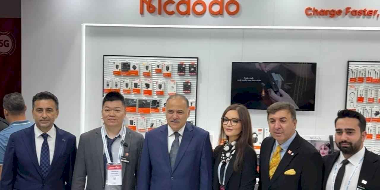 Anlık Çeviri Yapan Yapay Zekalı  Kulaklık İlk Kez Türkiye’de