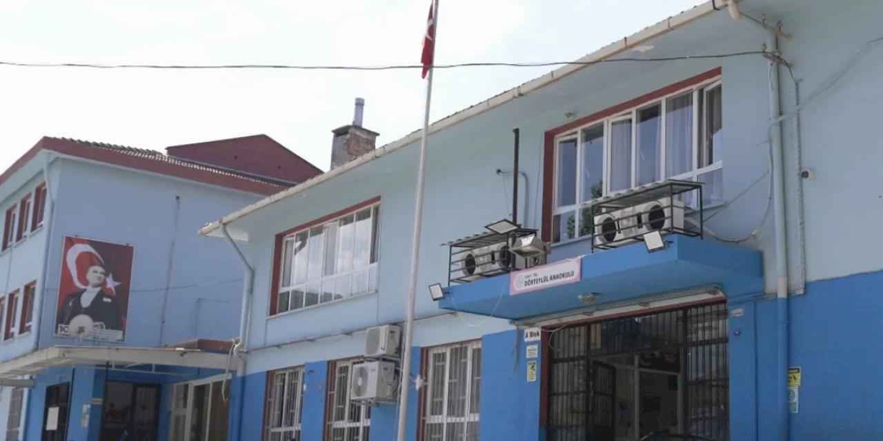 İzmir’in okullarına Büyükşehir eli