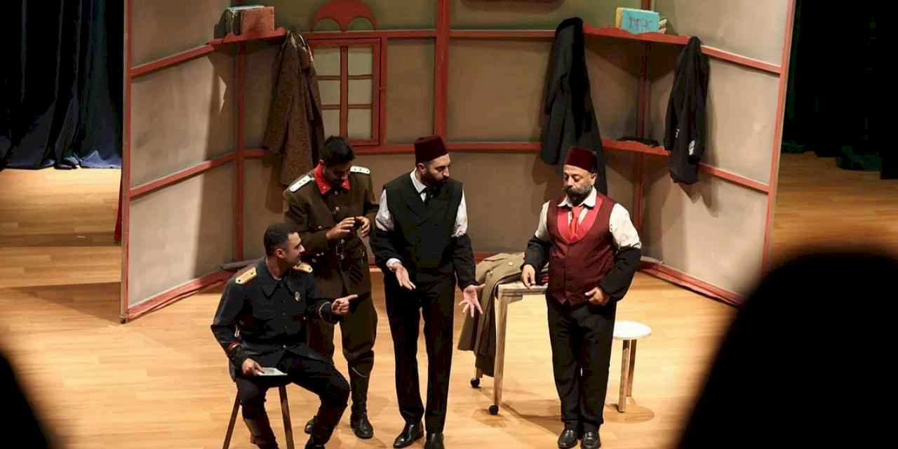 Sakarya’da tiyatro perdesine görkemli açılış