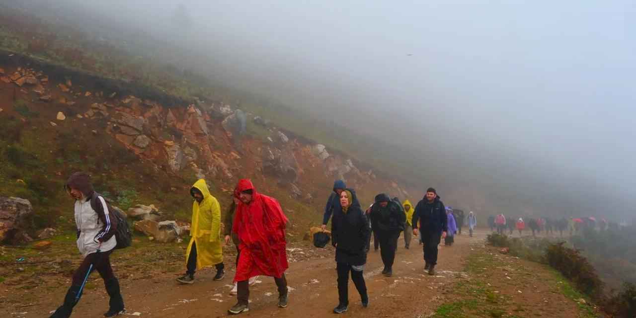 Sakarya’da 16 km boyunca durmadan yürüdüler