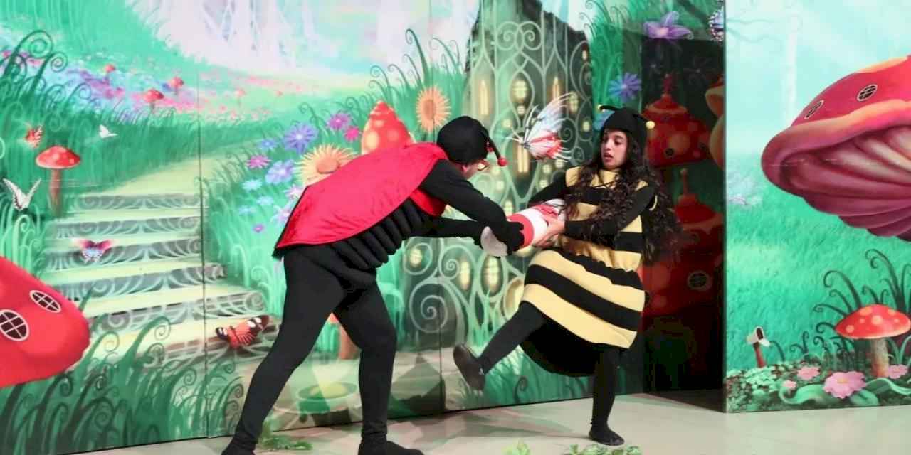 Gebzeli minikler “Beneksiz Böcek Uğur” ile eğlenerek öğrendi